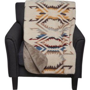 NWT  Pendleton White Sands Sherpa Throw Blanket - 50x70”